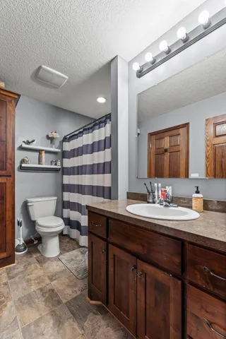 $425,000 | 28468 Century Court Northwest, Isanti, MN 55040