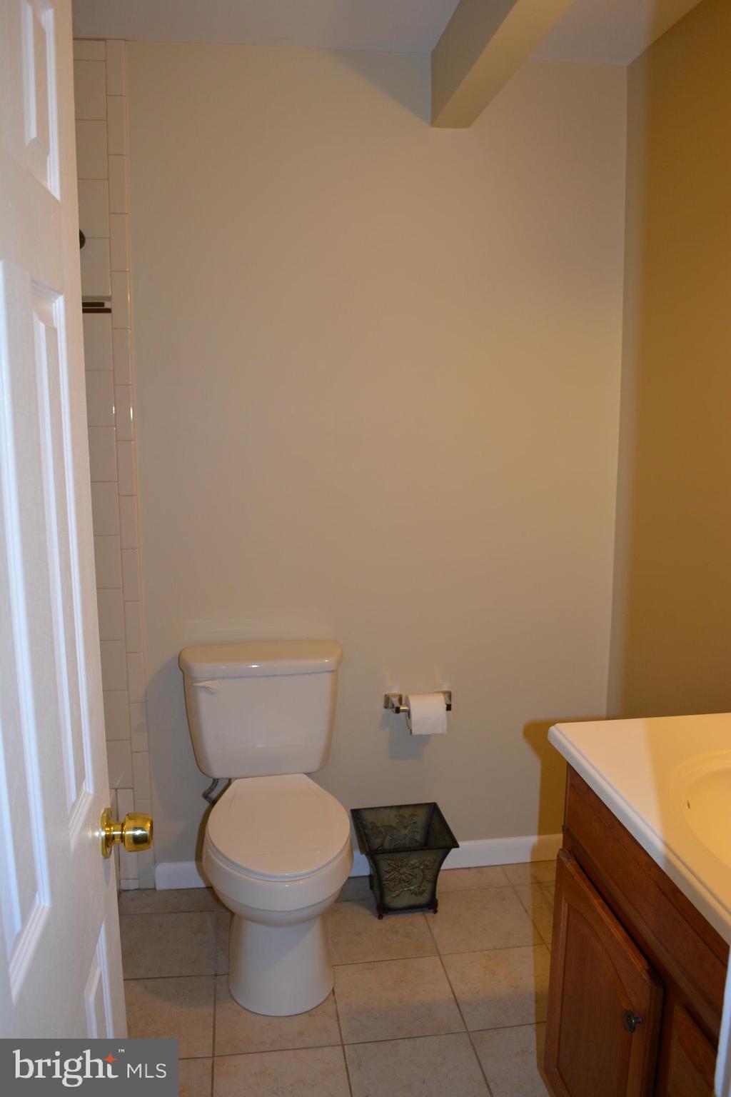 13112 Kurtz Road Woodbridge, VA 22193 - Photo 16 of 36 Gallery Image 16