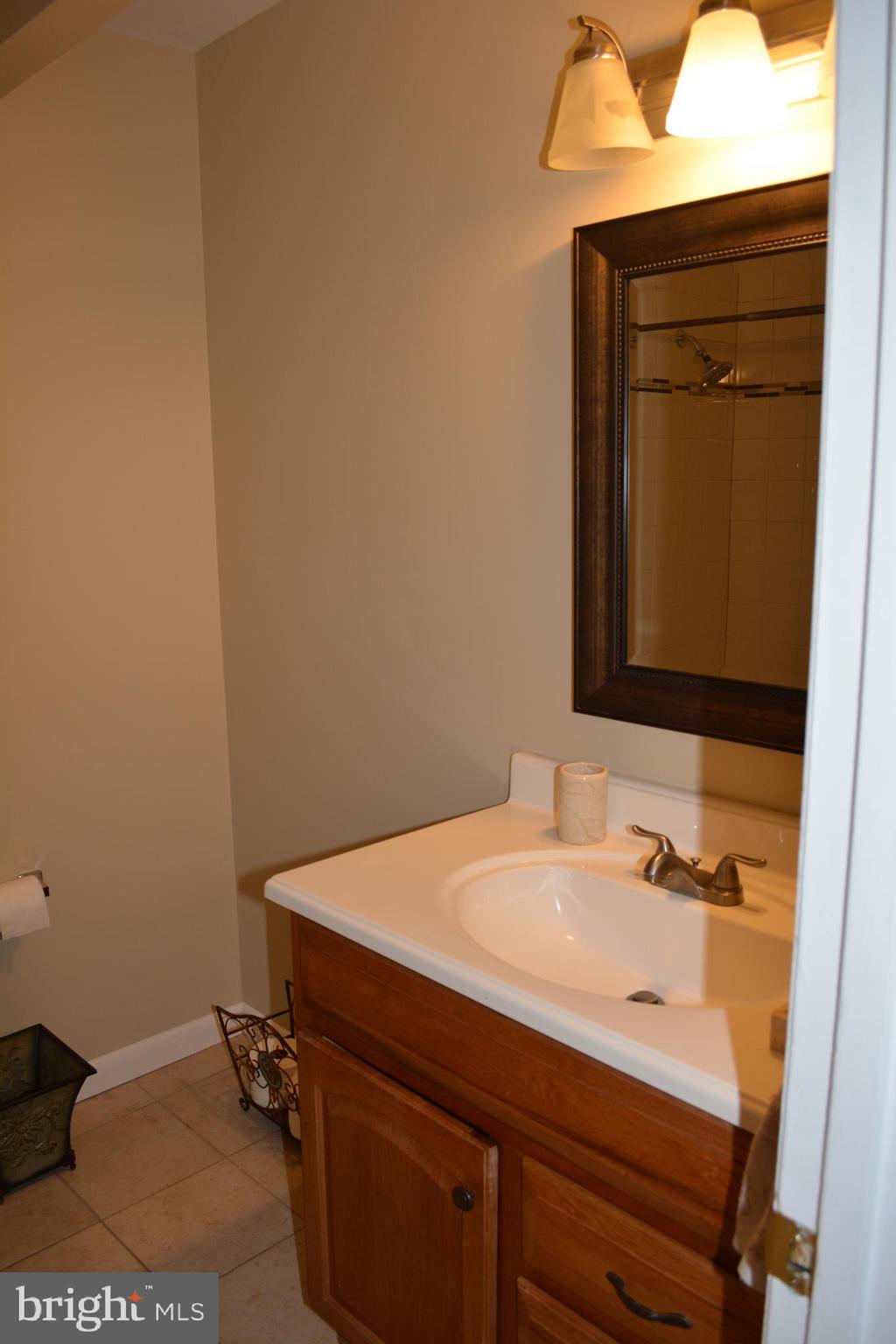 13112 Kurtz Road Woodbridge, VA 22193 - Photo 17 of 36 Gallery Image 17