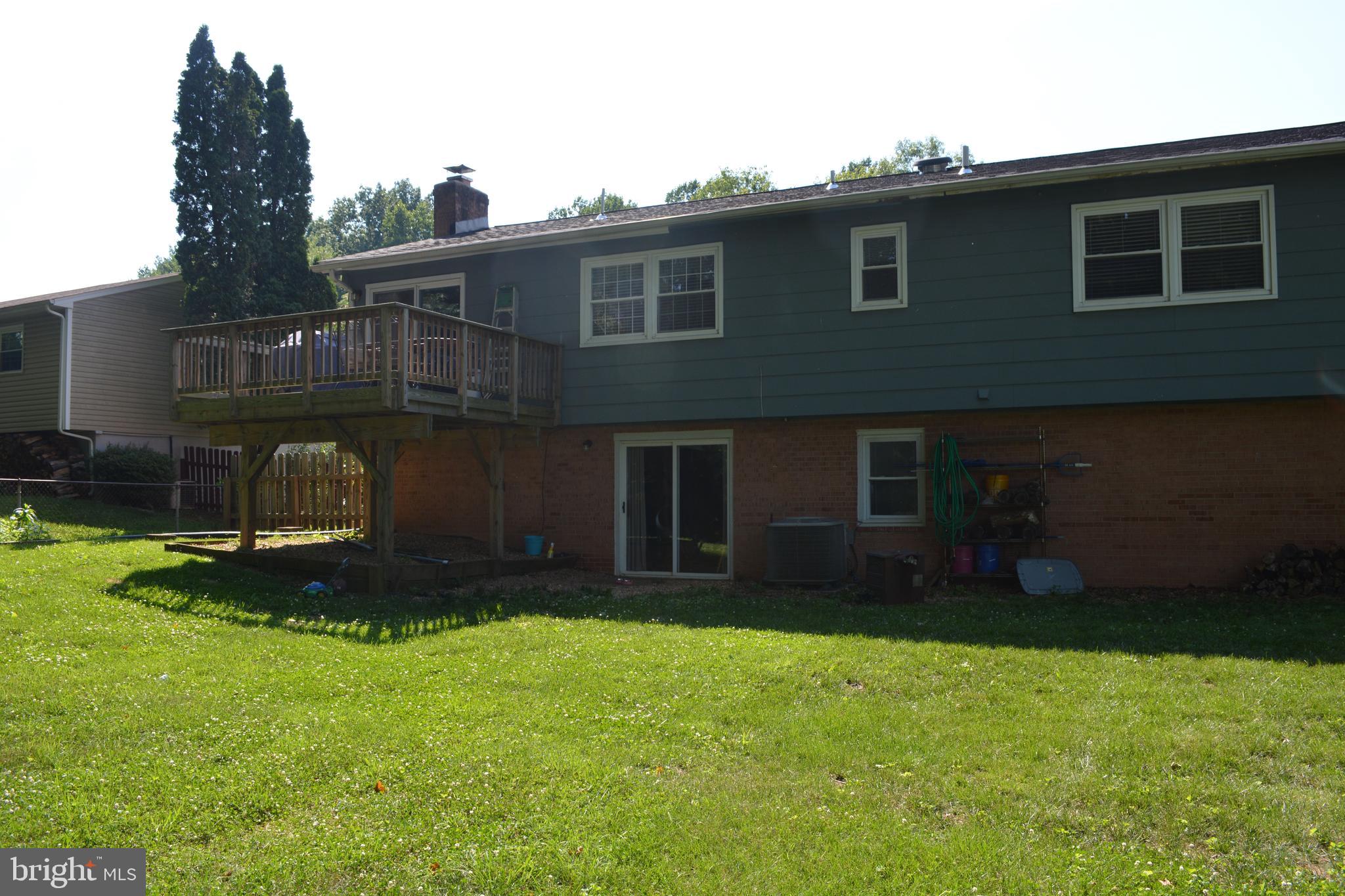 13112 Kurtz Road Woodbridge, VA 22193 - Photo 3 of 36 Gallery Image 3
