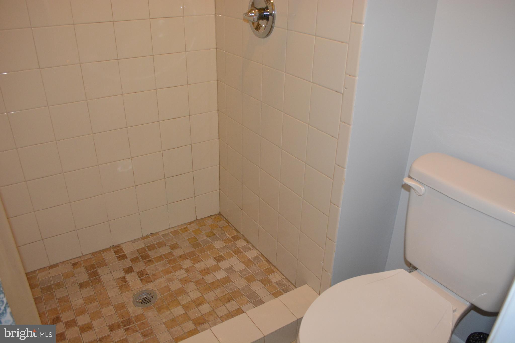 13112 Kurtz Road Woodbridge, VA 22193 - Photo 25 of 36 Gallery Image 25