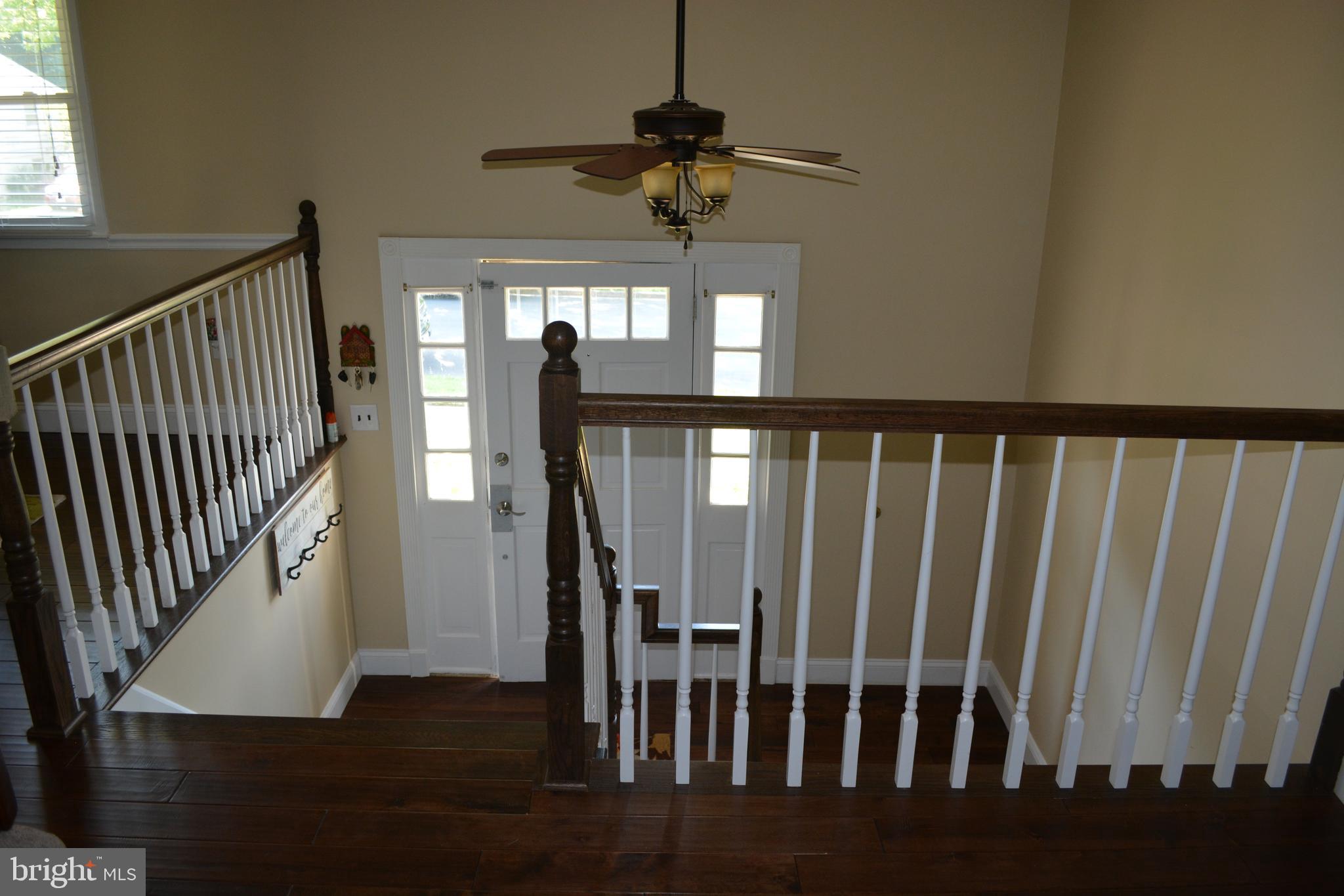 13112 Kurtz Road Woodbridge, VA 22193 - Photo 4 of 36 Gallery Image 4