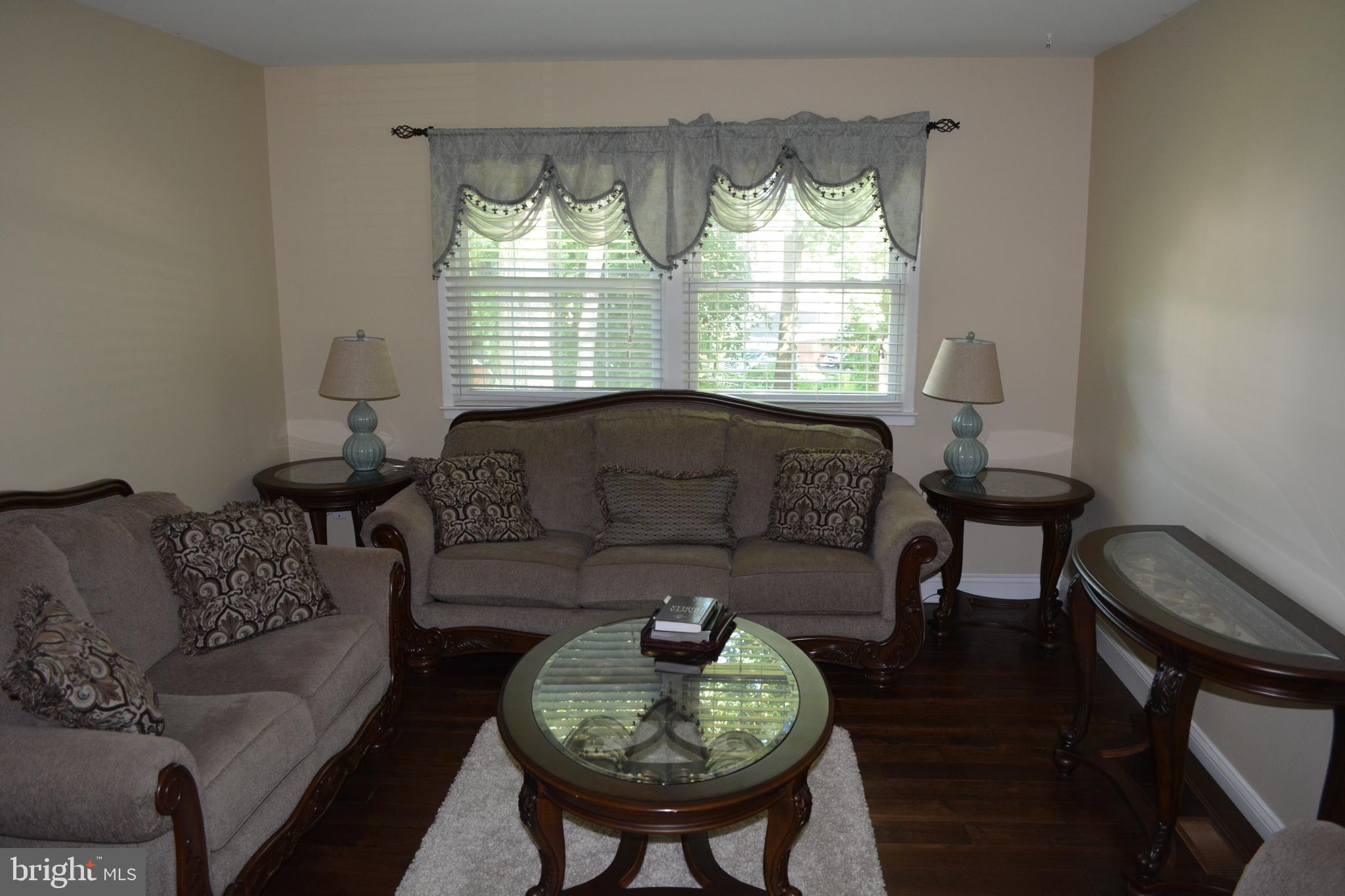 13112 Kurtz Road Woodbridge, VA 22193 - Photo 5 of 36 Gallery Image 5