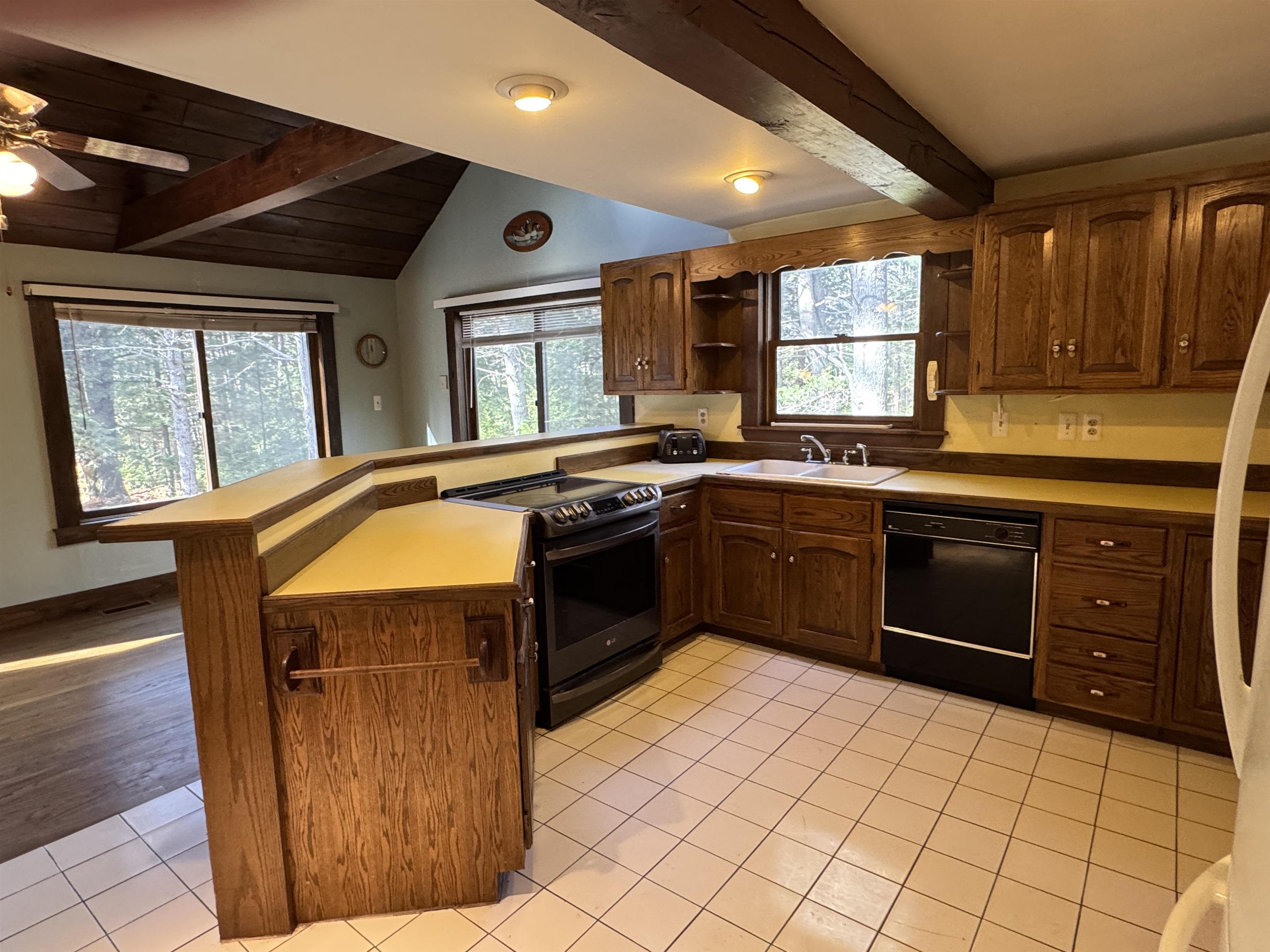 264 Hutchins Pond Road Effingham, NH 03882 - Photo 10 of 54 Gallery Image 10