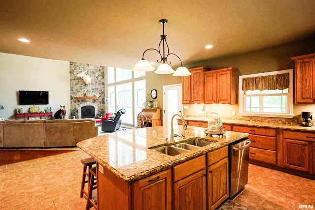 $595,000 | 4331 A County Road 1225 East, Salem, IL 62881