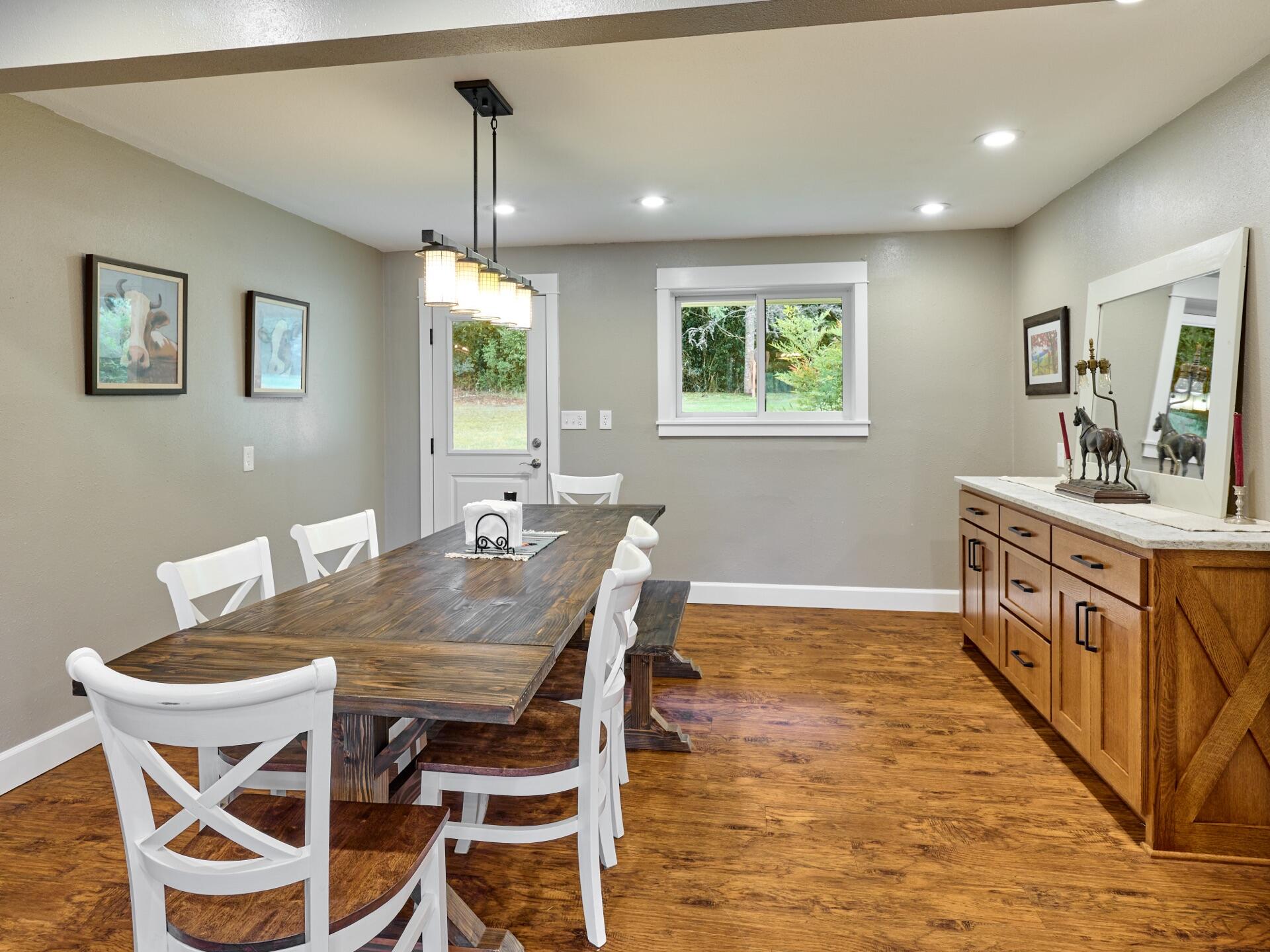 34769 East Lacomb Road Lebanon, OR 97355 - Photo 11 of 42 060_34769_Lacomb_1_web