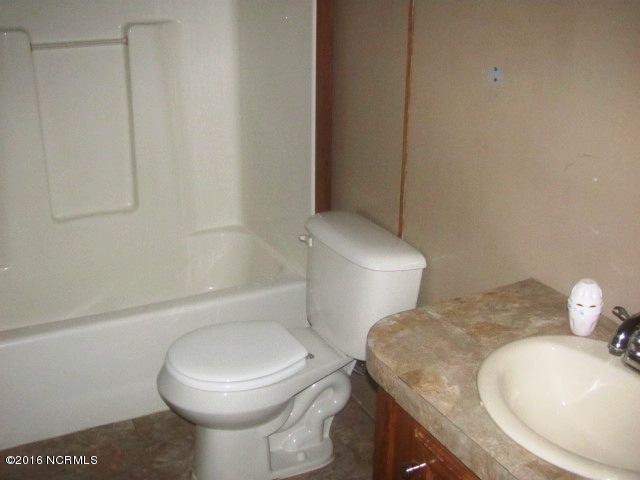 446 Pate Road New Bern, NC 28562 - Photo 9 of 10 446 Pate Bathroom
