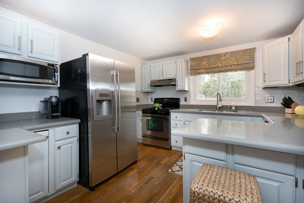 13 Seamore Road Scituate, MA 02066 - Photo 11 of 25