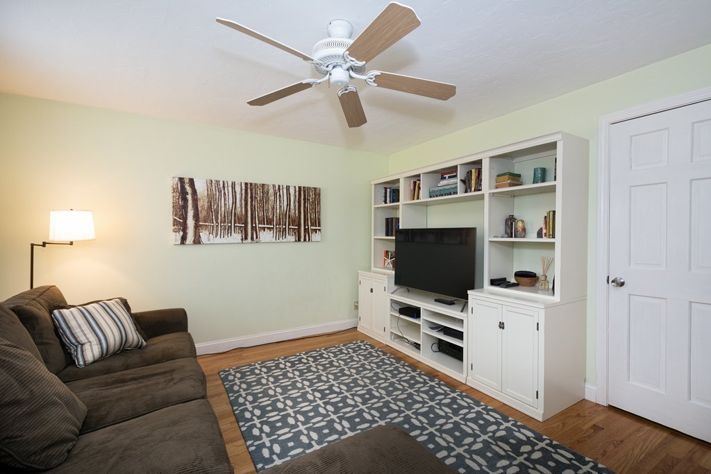 13 Seamore Road Scituate, MA 02066 - Photo 8 of 25