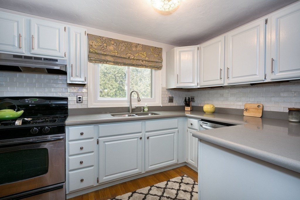 13 Seamore Road Scituate, MA 02066 - Photo 10 of 25