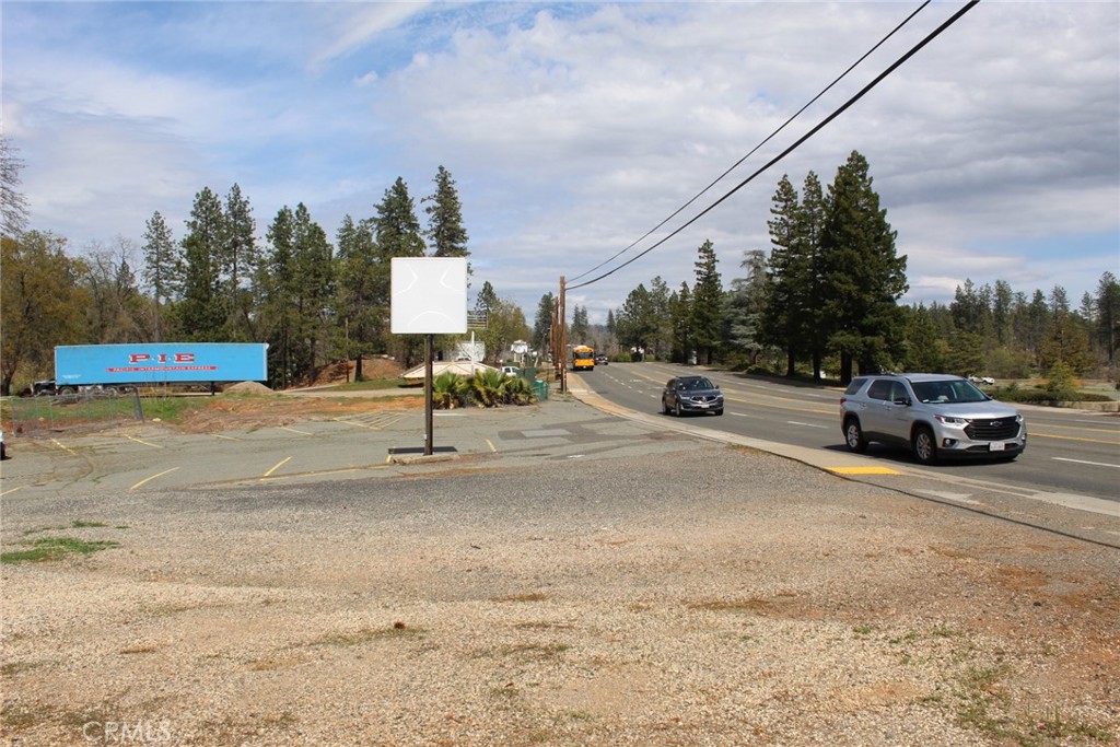 6047 Clark Road Paradise, CA 95969 - Photo 9 of 14 a view of a street