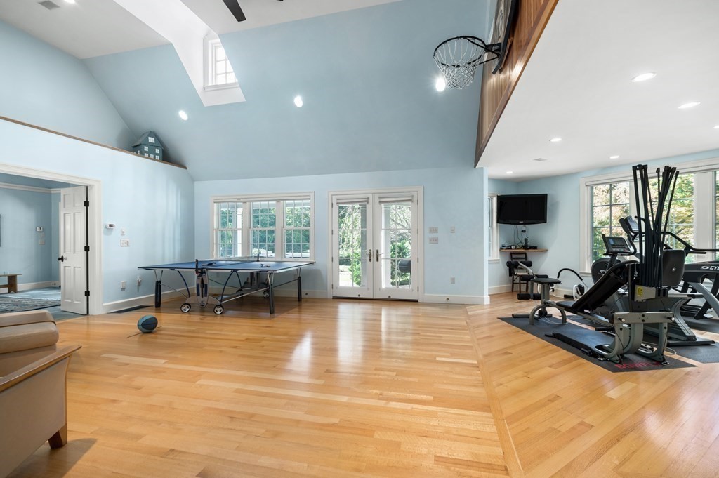 25 Haven Way Beverly, MA 01915 - Photo 38 of 42 a living room with furniture and a large window