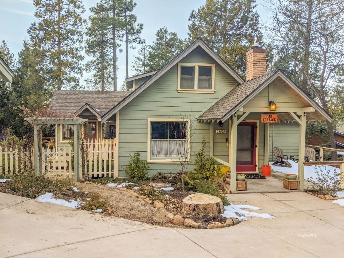 25505 Seneca Road Idyllwild, CA 92549 - Photo 1 of 60 a front view of a house with garden