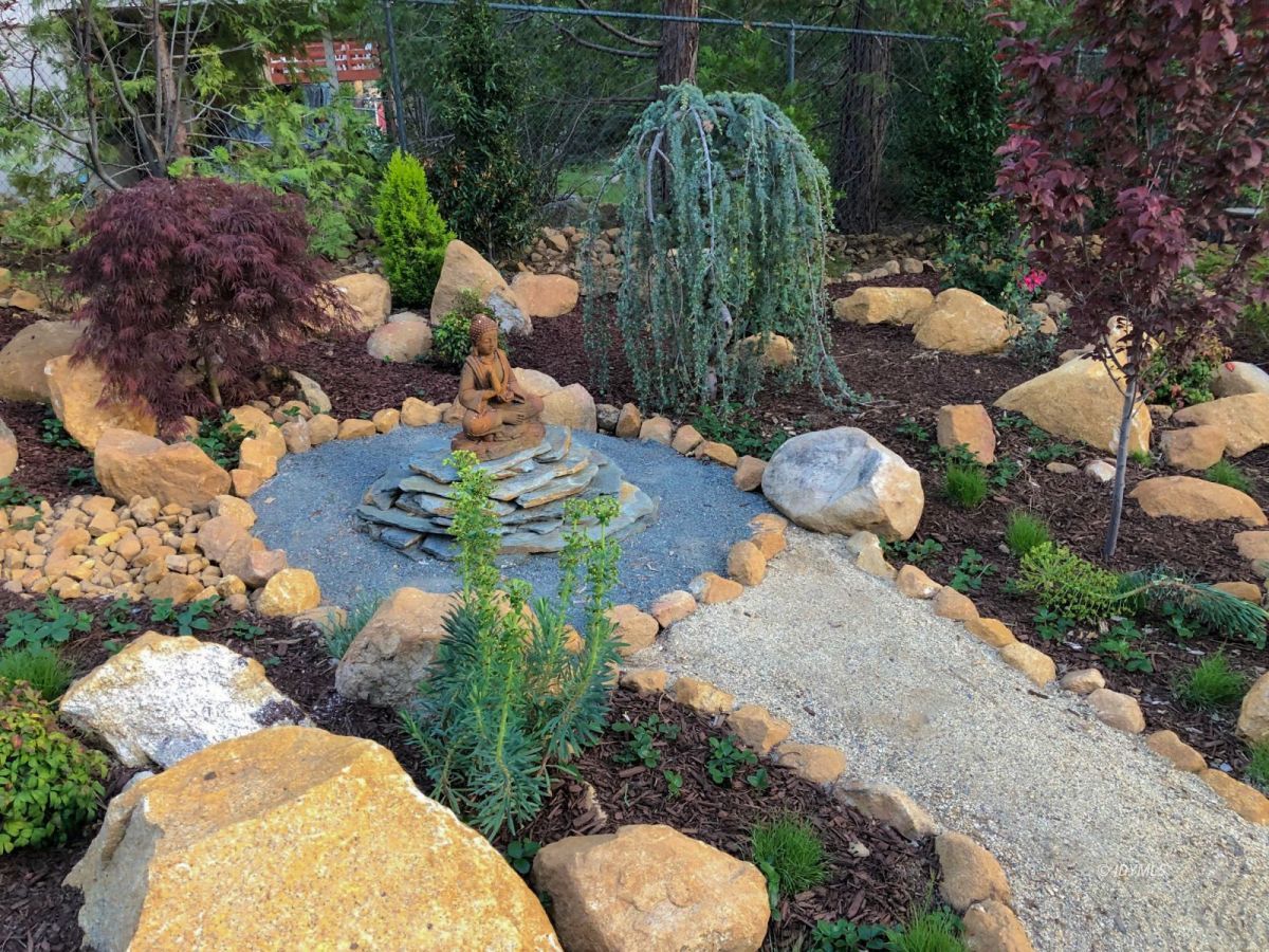 25505 Seneca Road Idyllwild, CA 92549 - Photo 58 of 60 a view of a garden with plants
