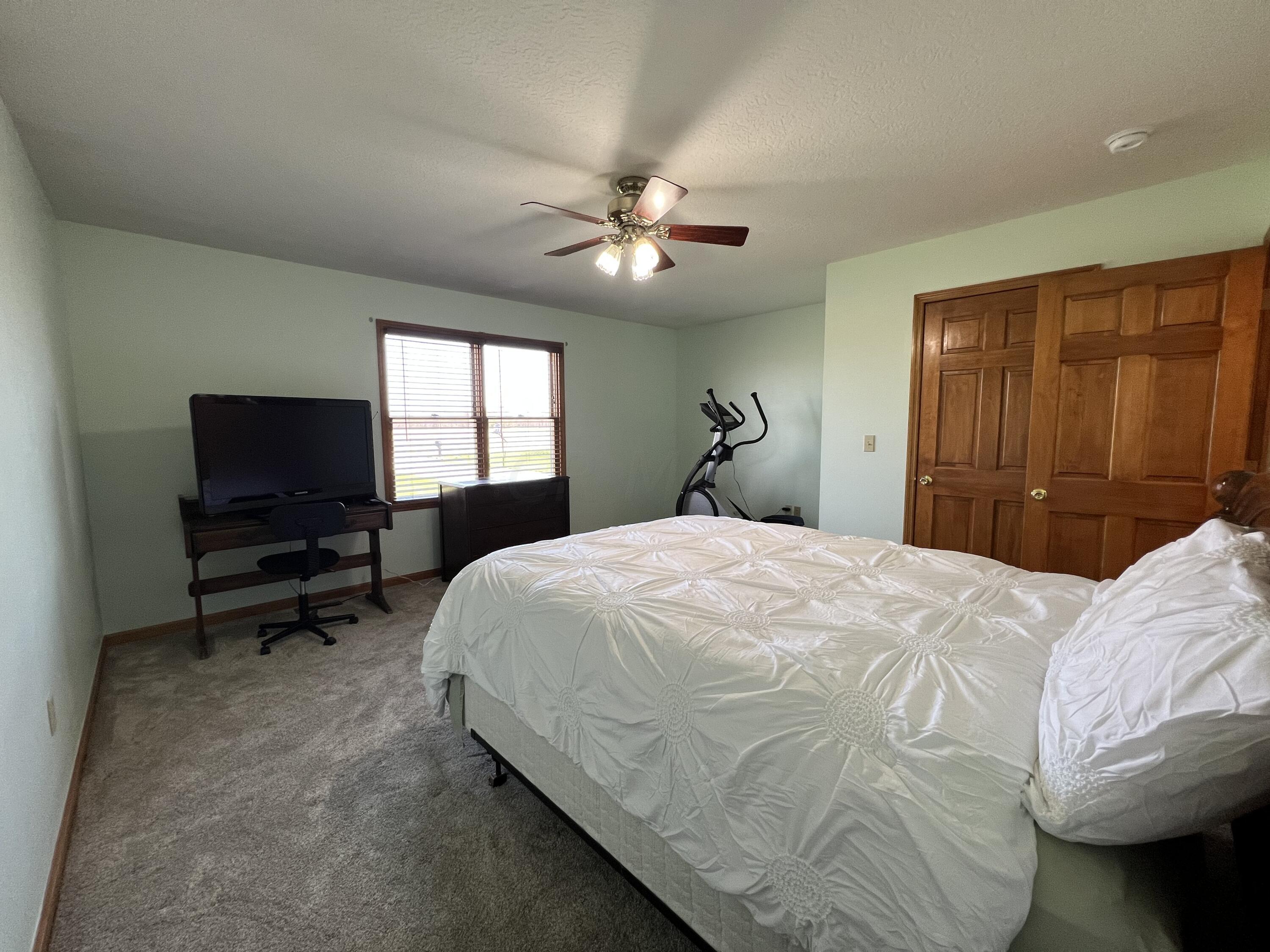 13629 Hoover Road Ashville, OH 43103 - Photo 20 of 25 IMG_3131