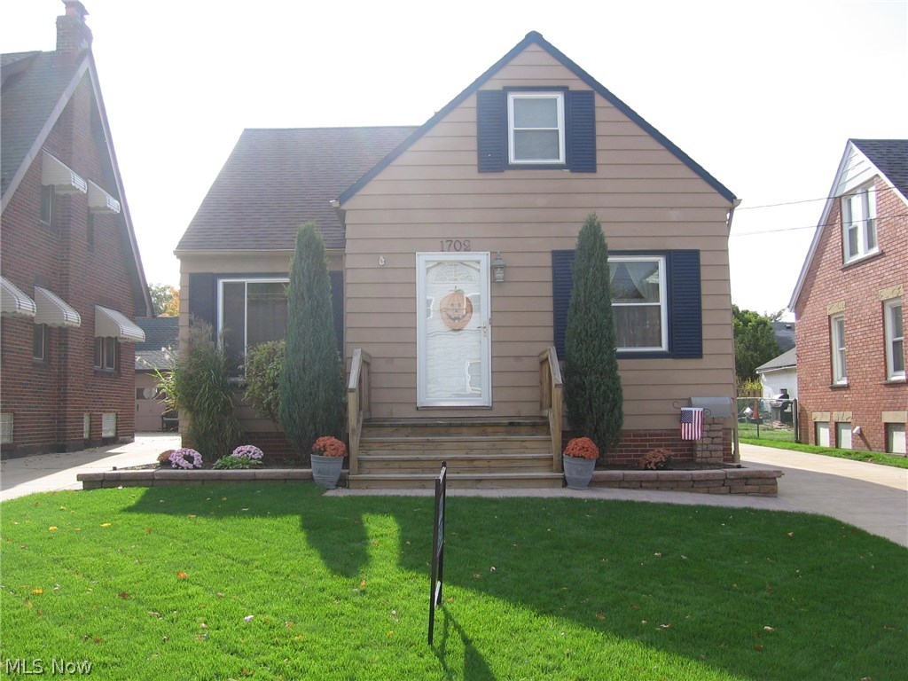 1702 Rockefeller Road Wickliffe, OH 44092 - Photo 1 of 15 Gallery Image 1