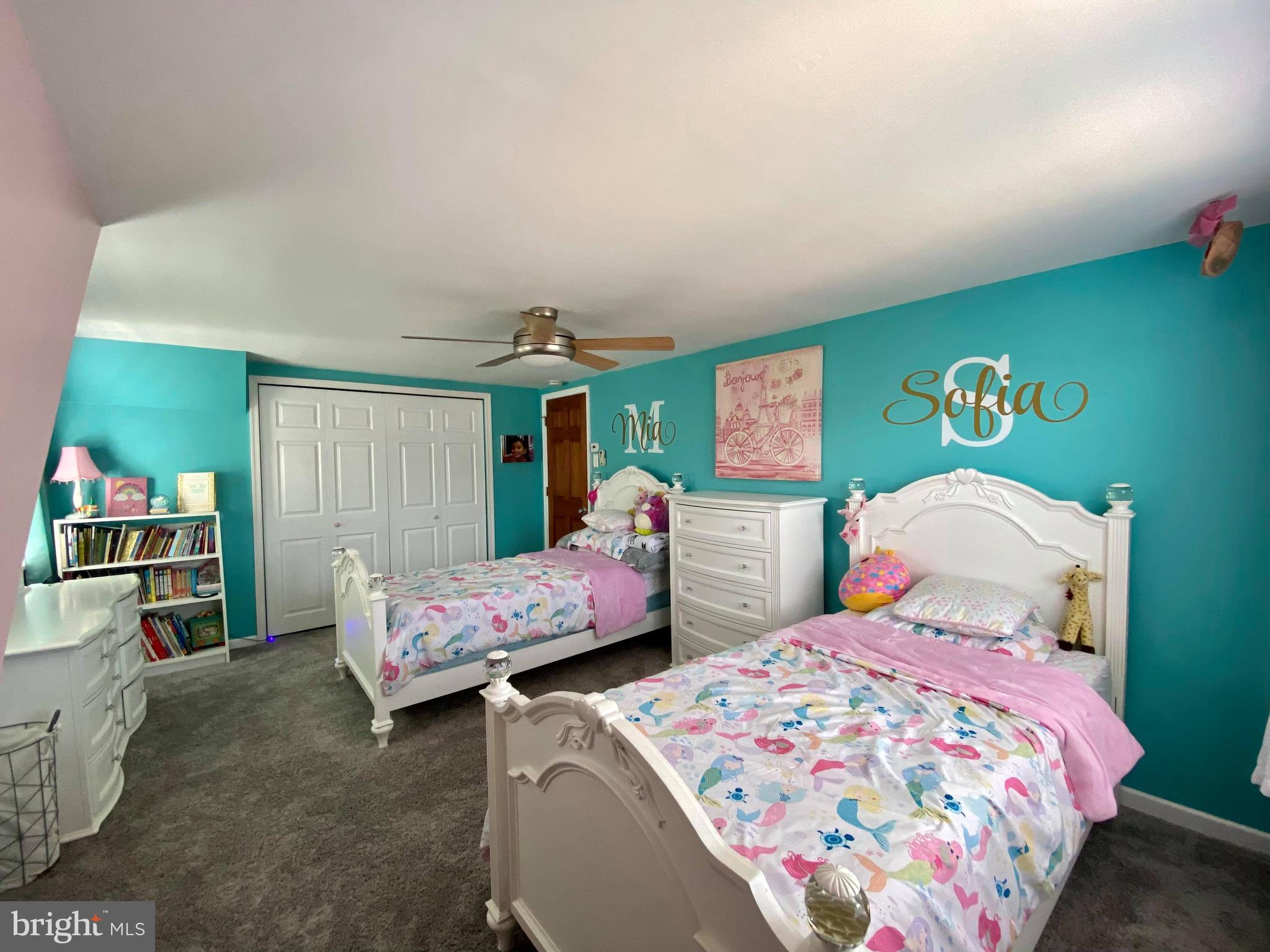 9207 Woodenbridge Road Philadelphia, PA 19114 - Photo 18 of 27 Gallery Image 18