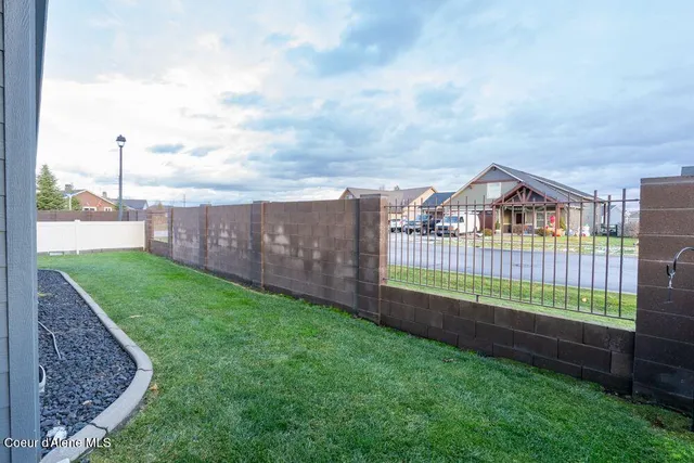 $429,900 | 7942 West Kayak Court, Rathdrum, ID 83858