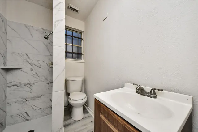 $240,000 | 3727 Prudence Drive, Houston, TX 77045