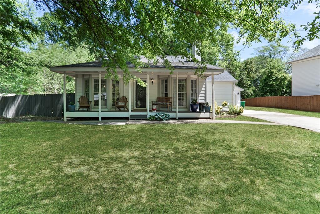 1661 Hudson Road Decatur, GA 30033 - Photo 2 of 17