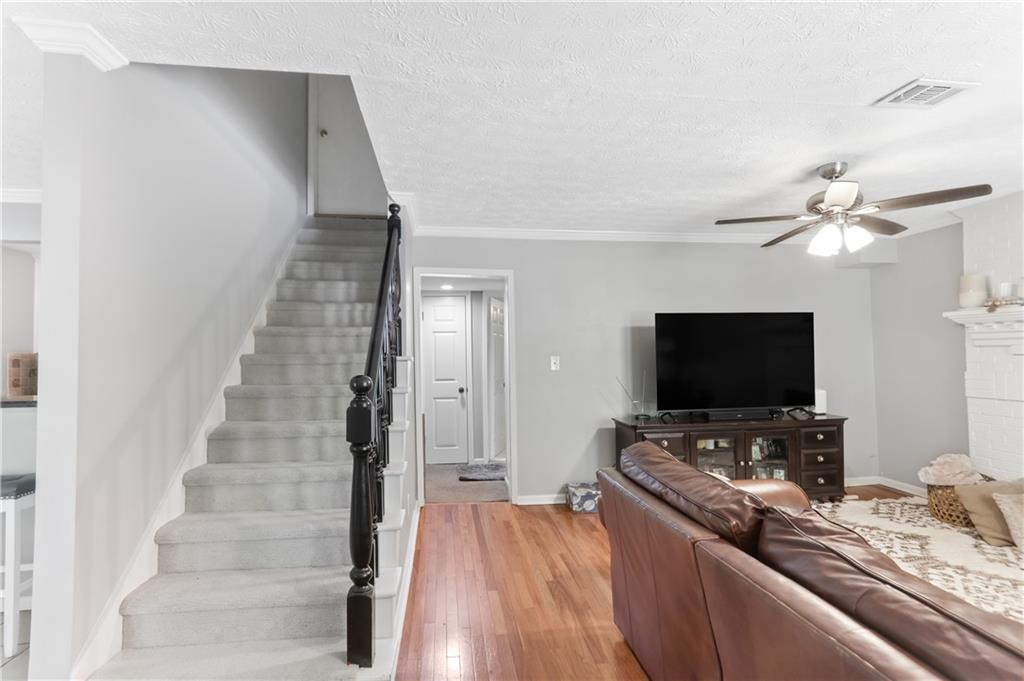 1661 Hudson Road Decatur, GA 30033 - Photo 4 of 17