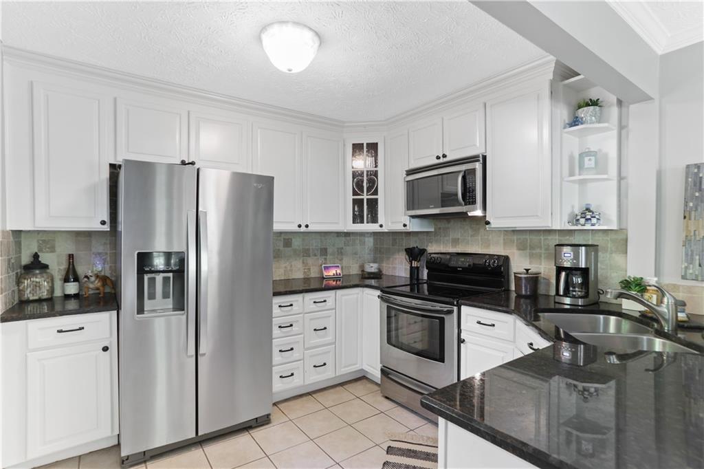 1661 Hudson Road Decatur, GA 30033 - Photo 9 of 17