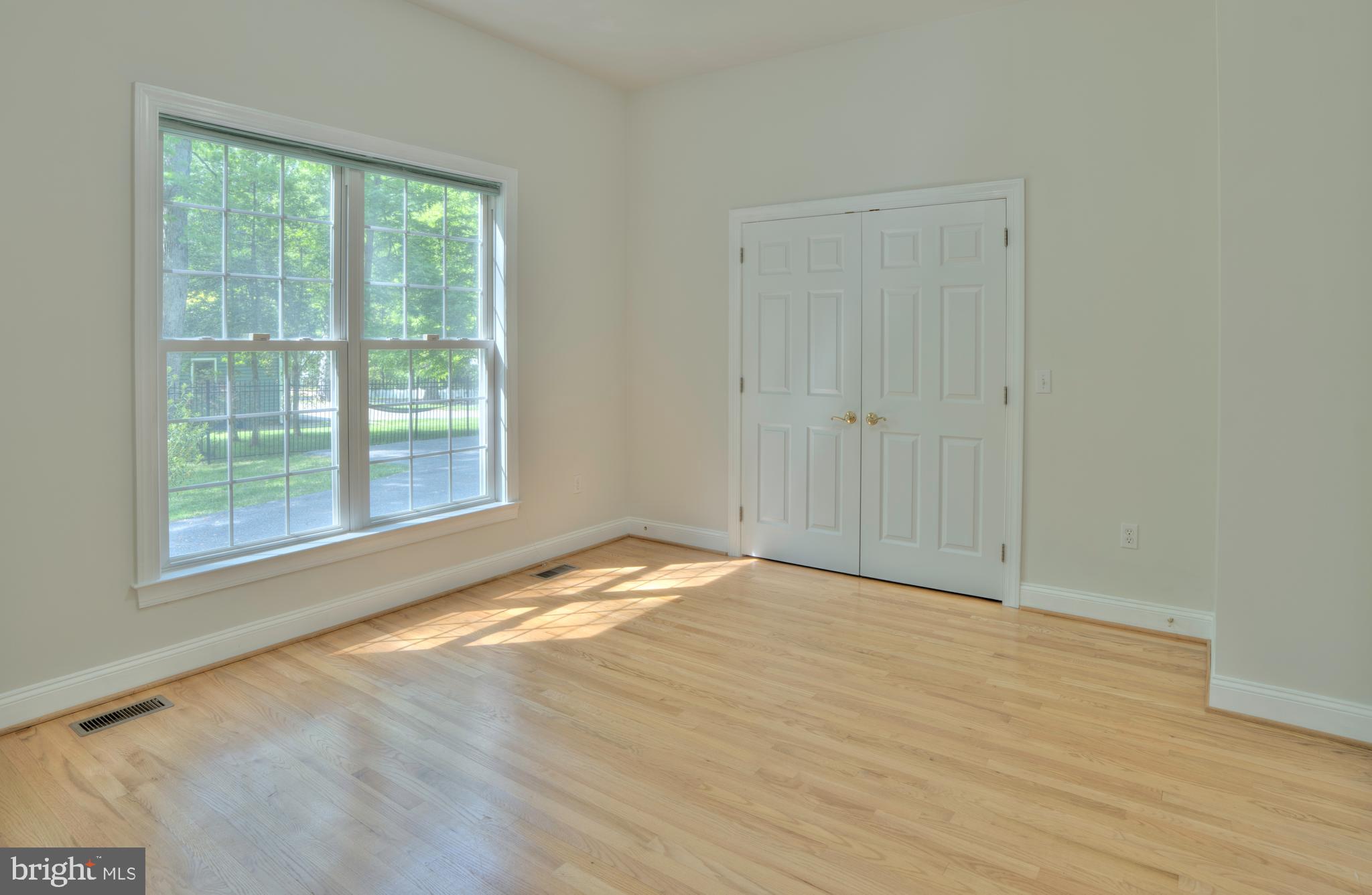 4300 Pinetree Road Rockville, MD 20853 - Photo 34 of 50 Gallery Image 34