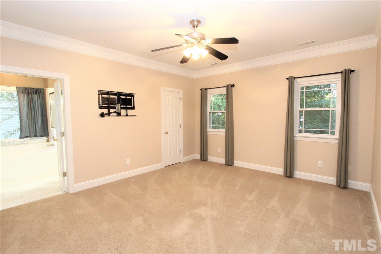 5209 Covington Bend Drive Raleigh, NC 27613 - Photo 11 of 24 Gallery Image 11