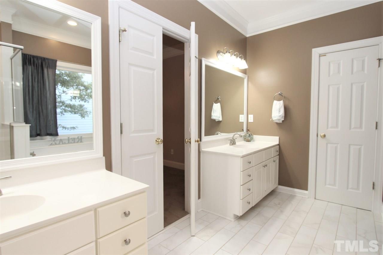 5209 Covington Bend Drive Raleigh, NC 27613 - Photo 13 of 24 Gallery Image 13