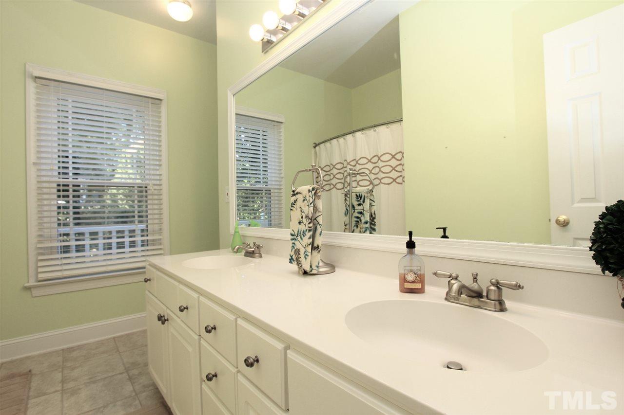 5209 Covington Bend Drive Raleigh, NC 27613 - Photo 22 of 24 Gallery Image 22