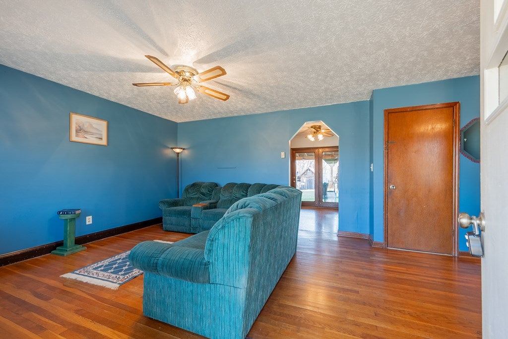 558 Brown Town Road Max Meadows, VA 24360 - Photo 3 of 46 Gallery Image 3