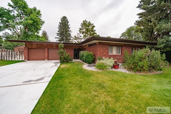 $399,000 | 195 South Lloyd Circle, Idaho Falls, ID 83402
