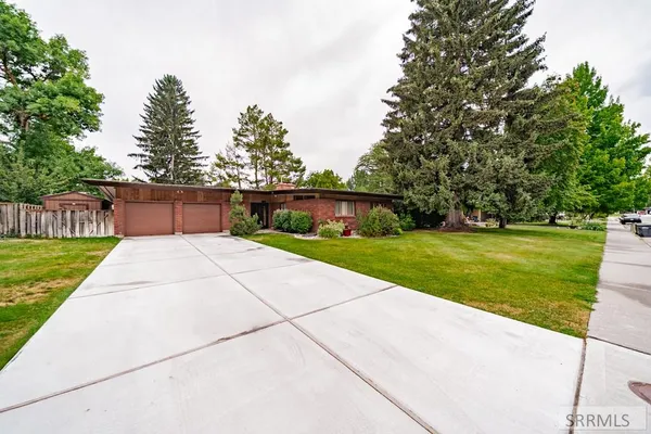 $399,000 | 195 South Lloyd Circle, Idaho Falls, ID 83402