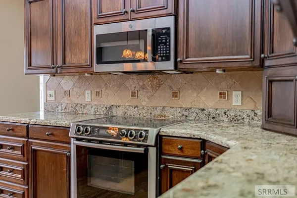 $399,000 | 195 South Lloyd Circle, Idaho Falls, ID 83402