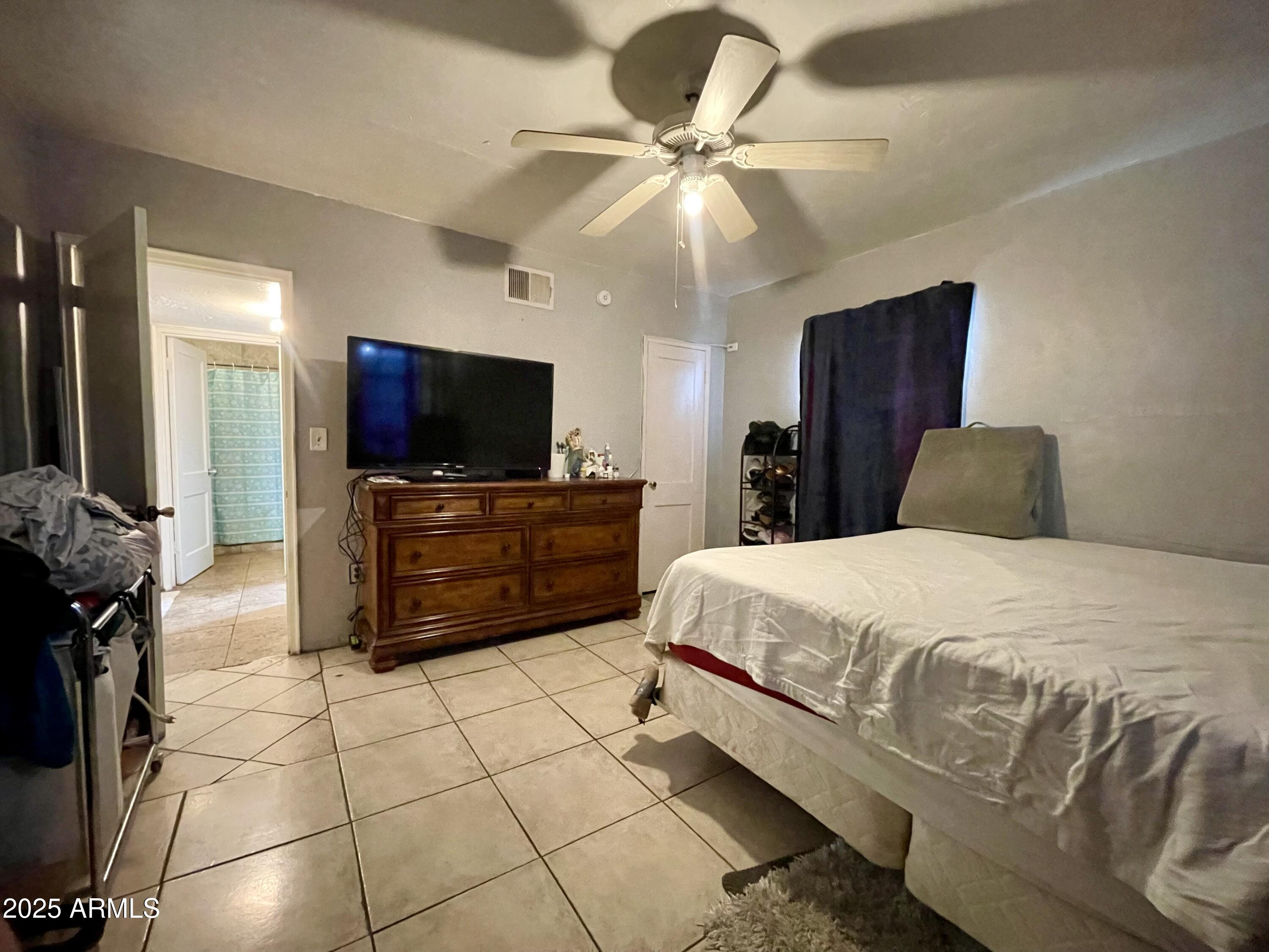 2804 West Coronado Road Phoenix, AZ 85009 - Photo 12 of 19 room