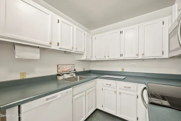 $389,000 | 34 Thistle Path, Williamstown, MA 01267