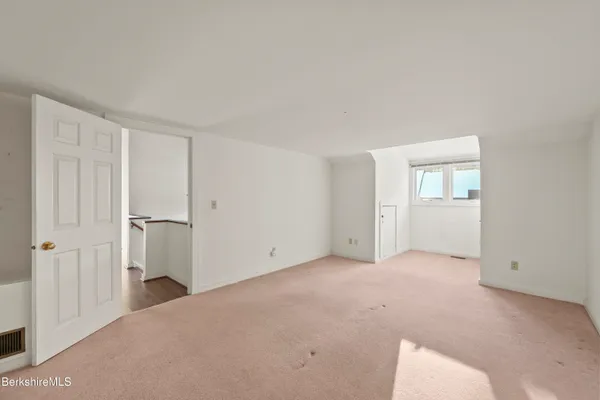 $389,000 | 34 Thistle Path, Williamstown, MA 01267