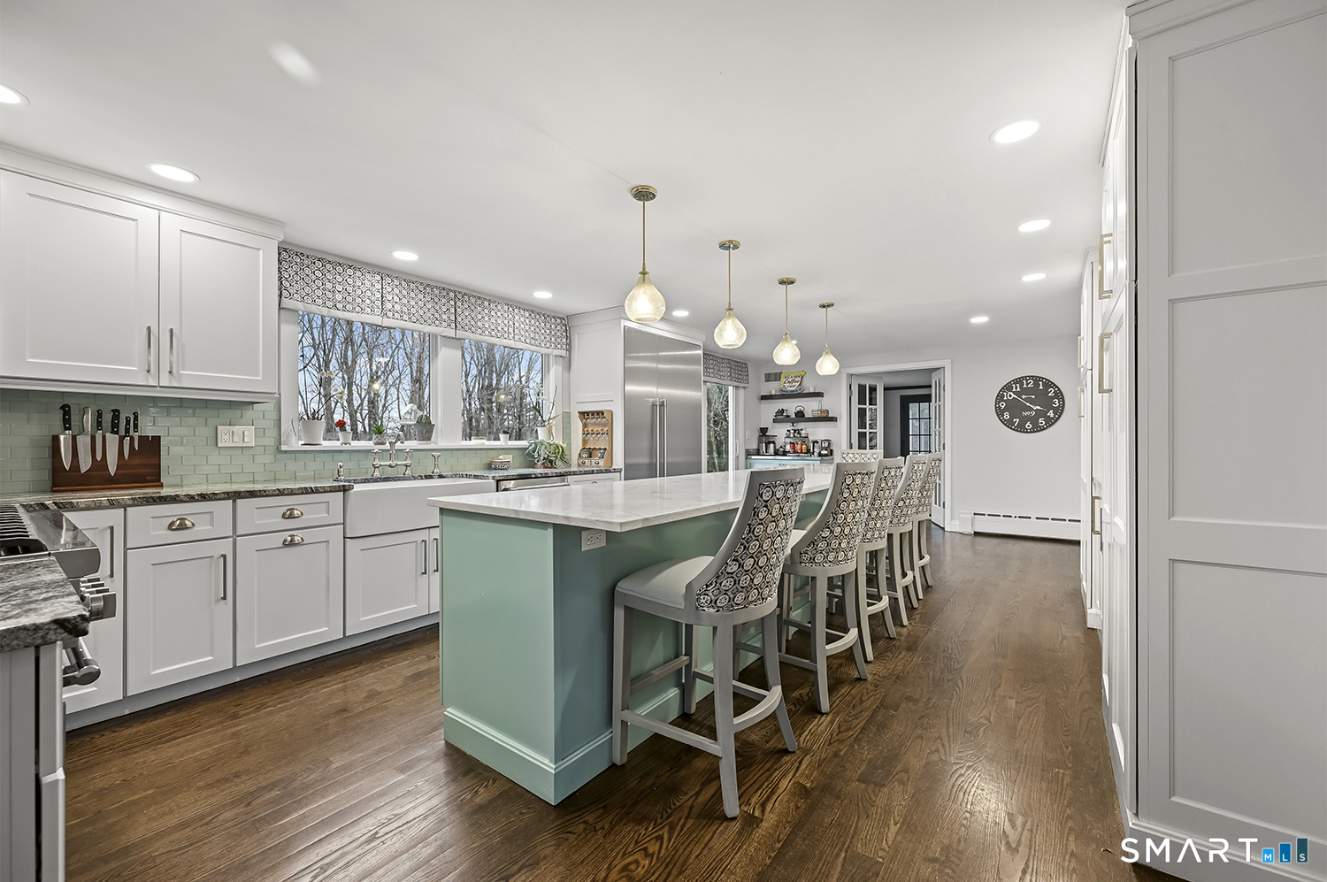 320 Warner Hill Road Fairfield, CT 06890 - Photo 11 of 40