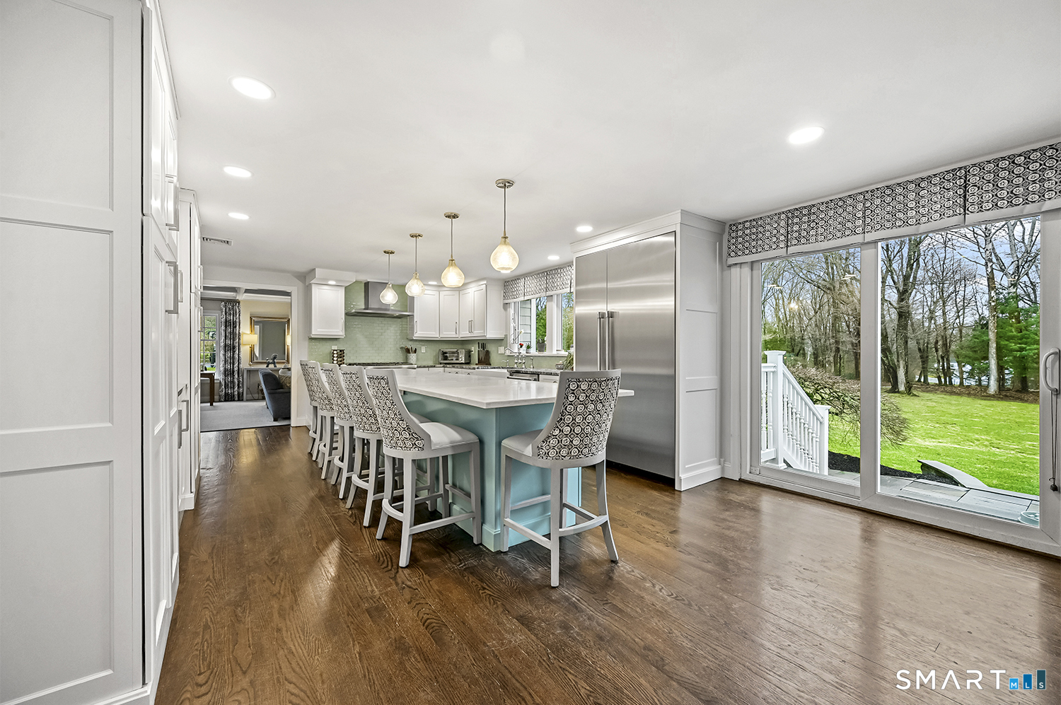 320 Warner Hill Road Fairfield, CT 06890 - Photo 13 of 40