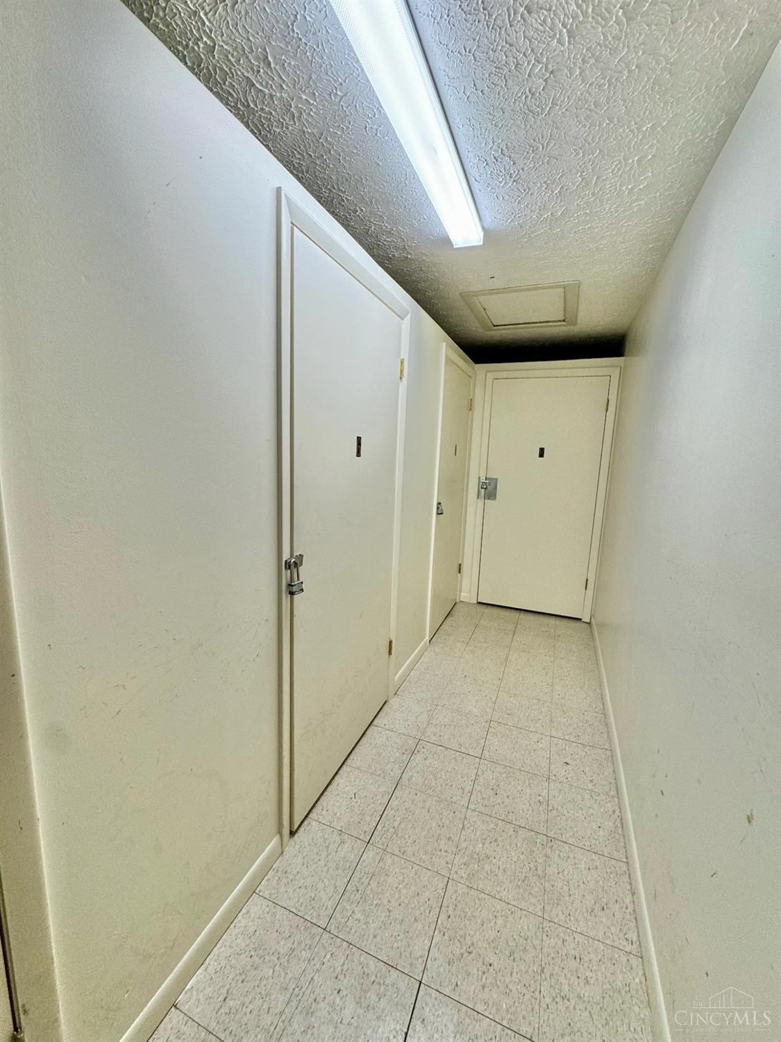 7641 Montgomery Road, Unit 6 Cincinnati, OH 45236 - Photo 19 of 21 Gallery Image 19