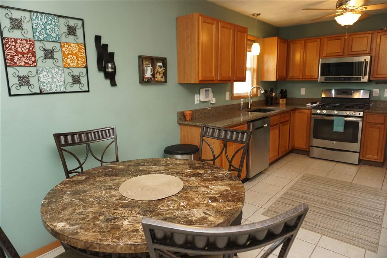 2132 Edge Rock Road Rockton, IL 61072 - Photo 3 of 19 Gallery Image 3