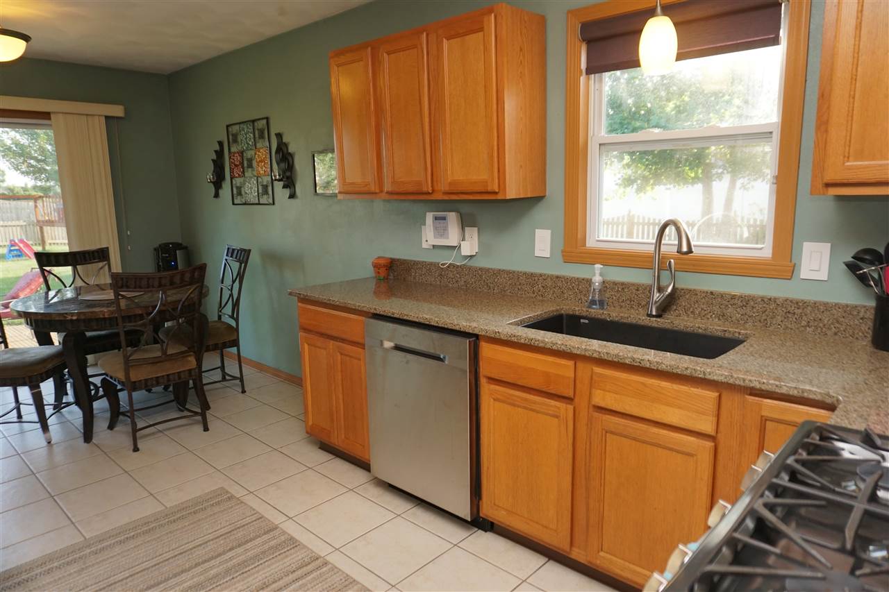 2132 Edge Rock Road Rockton, IL 61072 - Photo 4 of 19 Gallery Image 4