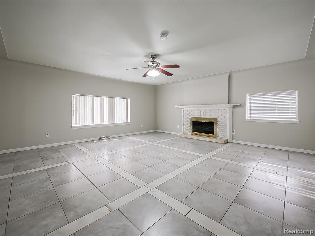 25323 Orchard Lake Road Farmington, MI 48336 - Photo 14 of 42