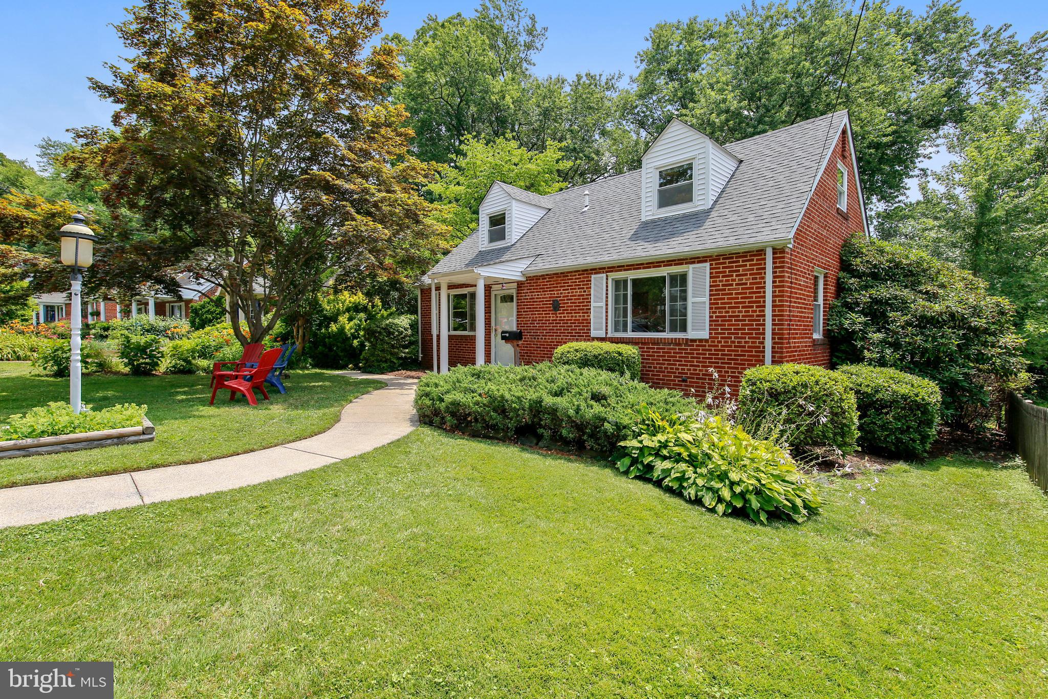 3210 Fayette Road Kensington, MD 20895 - Photo 3 of 39 Picturesque Landscaped Lot