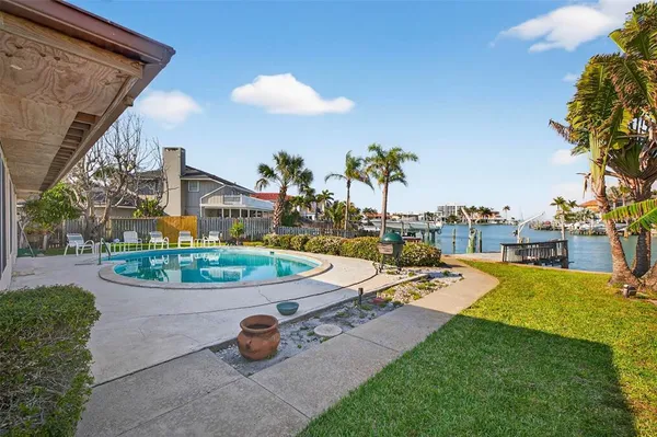$1,650,000 | 3103 Wedgewood Drive, Belleair Beach, FL 33786