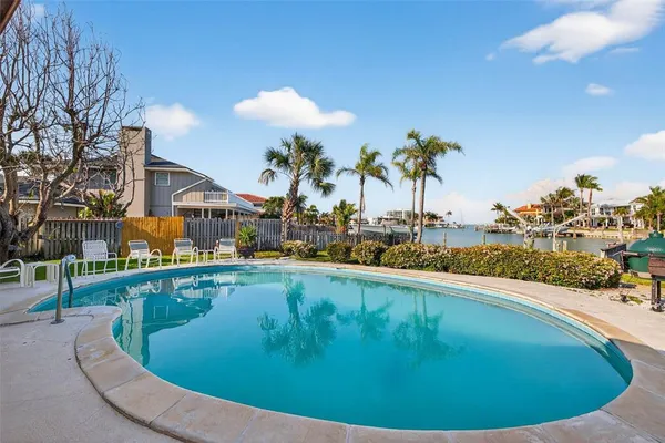 $1,650,000 | 3103 Wedgewood Drive, Belleair Beach, FL 33786