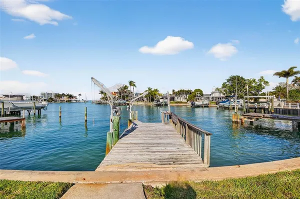 $1,650,000 | 3103 Wedgewood Drive, Belleair Beach, FL 33786