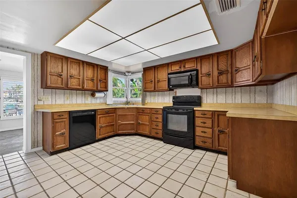 $1,650,000 | 3103 Wedgewood Drive, Belleair Beach, FL 33786