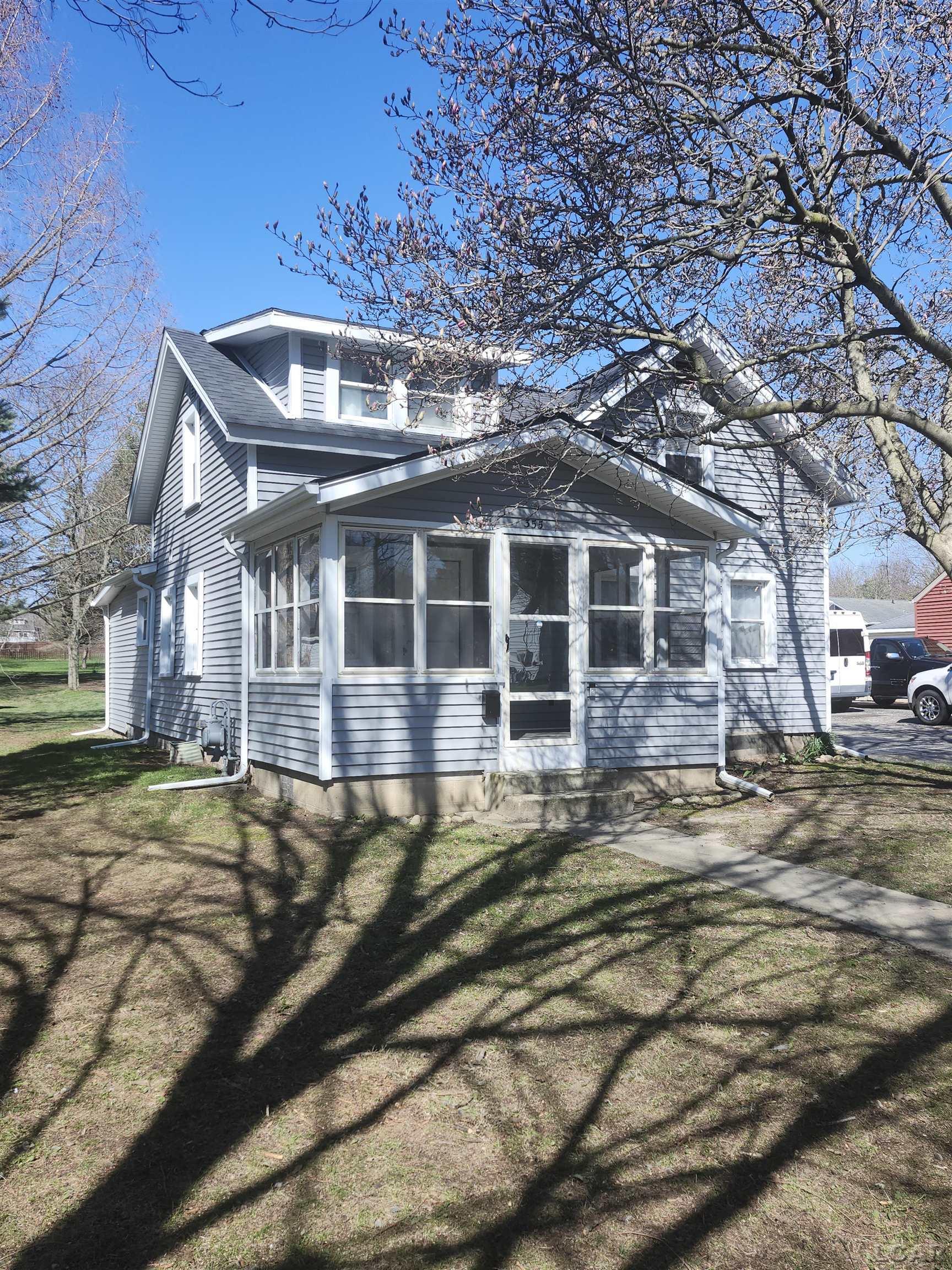 355 Budlong Street Adrian, MI 49221 - Photo 1 of 20