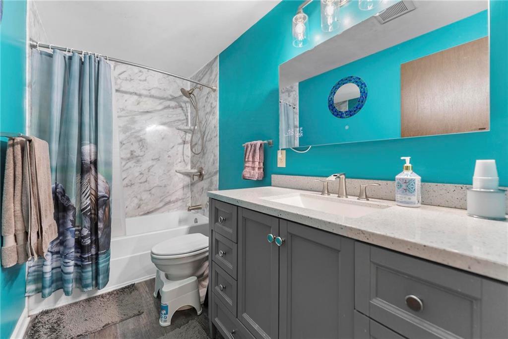 3106 Laurel Ridge Circle Bridgeville, PA 15017 - Photo 28 of 36 Upper Level